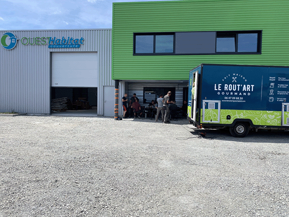 Ouest Habitat Couverture - Repas d'équipe à Geneston