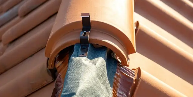 faitage-au-mortier-a-sec-tuiles-faitiere-toiture