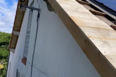 volige-toiture-dessous